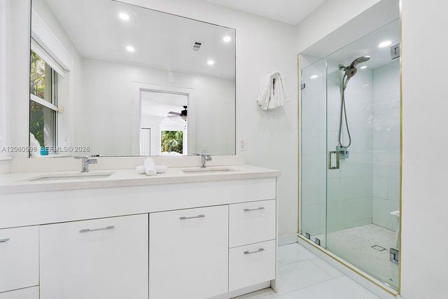1042 Sorolla Ave, Coral Gables, FL 33134