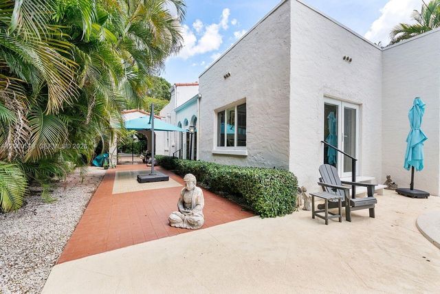 1042 Sorolla Ave, Coral Gables, FL 33134