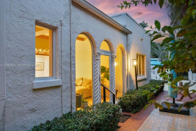 1042 Sorolla Ave, Coral Gables, FL 33134