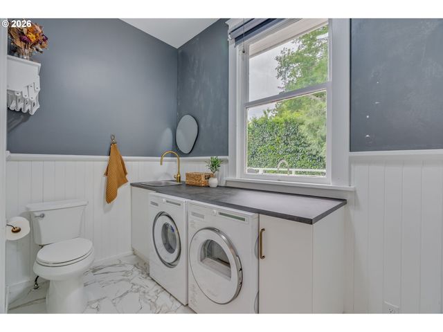 1927 Ne 24TH Ave, Portland, OR 97212