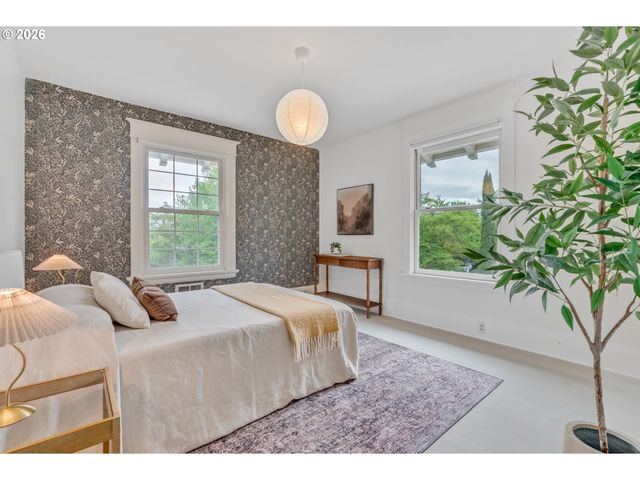 1927 Ne 24TH Ave, Portland, OR 97212
