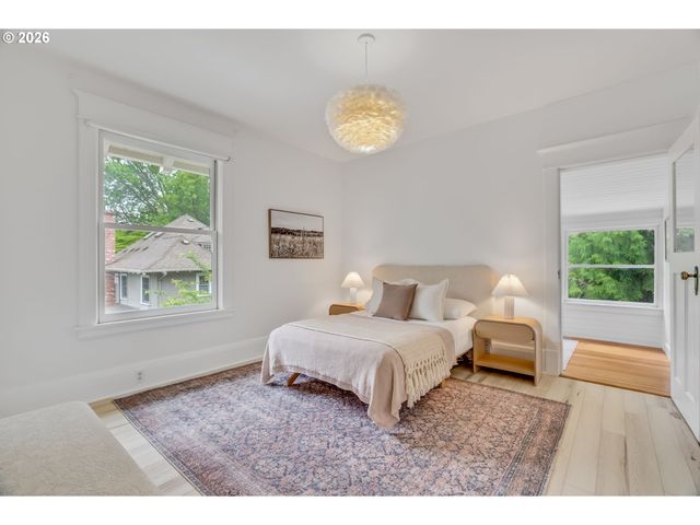 1927 Ne 24TH Ave, Portland, OR 97212