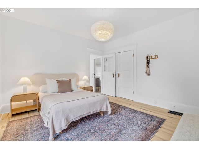 1927 Ne 24TH Ave, Portland, OR 97212