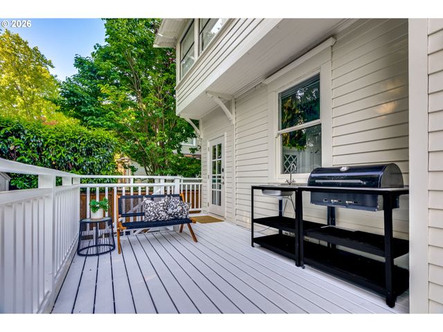 1927 Ne 24TH Ave, Portland, OR 97212