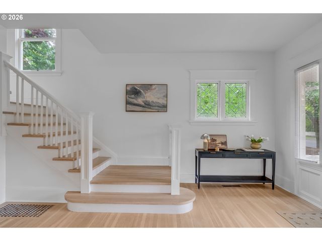 1927 Ne 24TH Ave, Portland, OR 97212