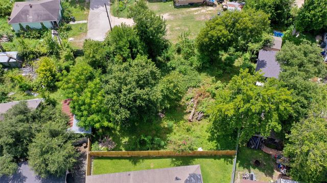 706 Embry Street, Houston, TX 77009