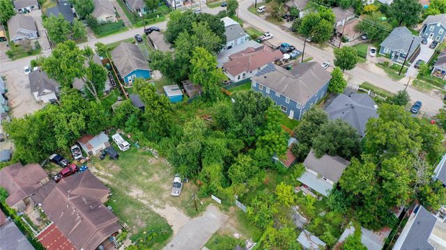 706 Embry Street, Houston, TX 77009