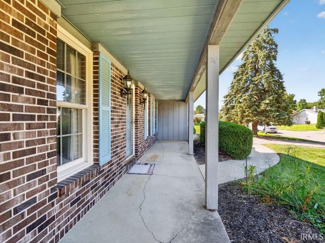 6610 Laurelwood Cove, Fort Wayne, IN 46835