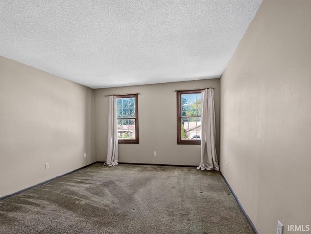 6610 Laurelwood Cove, Fort Wayne, IN 46835