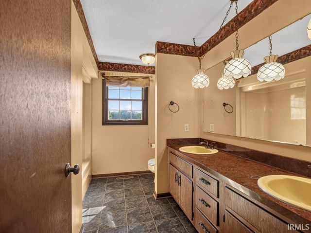 6610 Laurelwood Cove, Fort Wayne, IN 46835