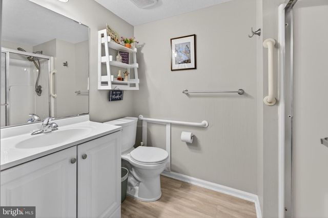 413 ASTER PL, Mount Laurel, NJ 08054