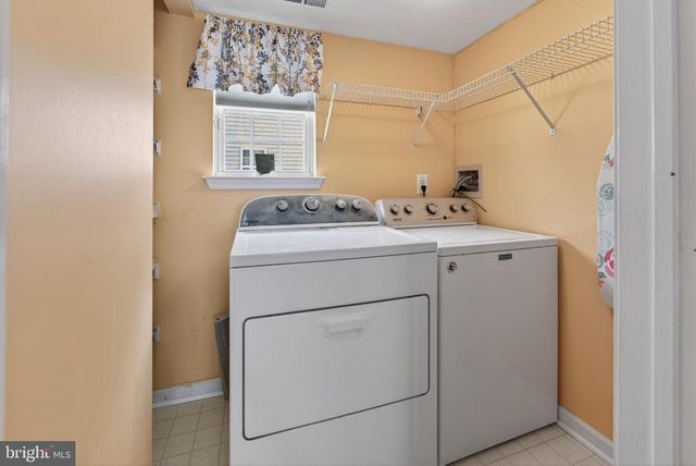 413 ASTER PL, Mount Laurel, NJ 08054