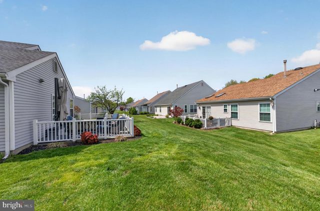 413 ASTER PL, Mount Laurel, NJ 08054