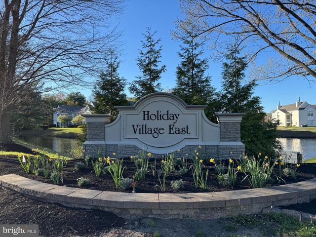 413 ASTER PL, Mount Laurel, NJ 08054