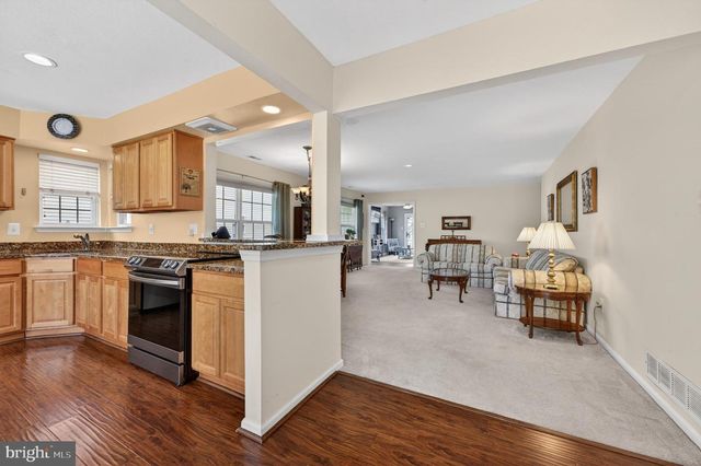 413 ASTER PL, Mount Laurel, NJ 08054