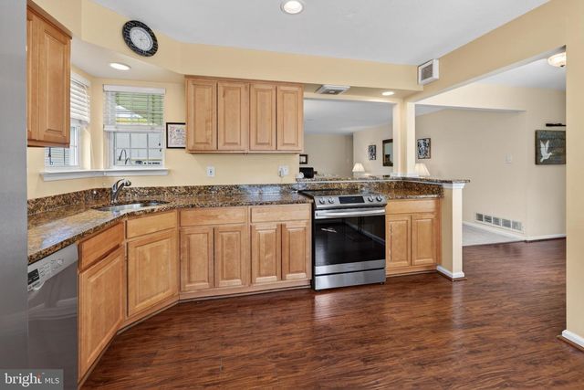 413 ASTER PL, Mount Laurel, NJ 08054