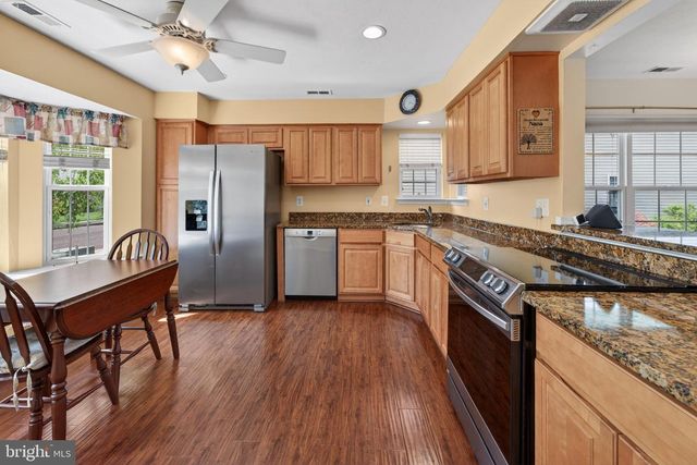 413 ASTER PL, Mount Laurel, NJ 08054