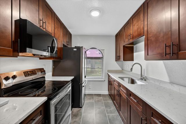 1419 Woodfern Drive, Arlington, TX 76018