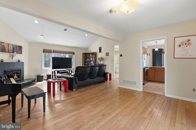 1561 TANGLEWOOD, West Chester, PA 19380