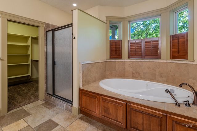 1818 W Silver Creek Court, Nampa, ID 83686