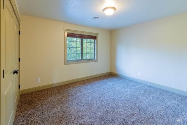 1818 W Silver Creek Court, Nampa, ID 83686
