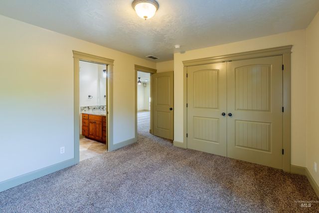 1818 W Silver Creek Court, Nampa, ID 83686