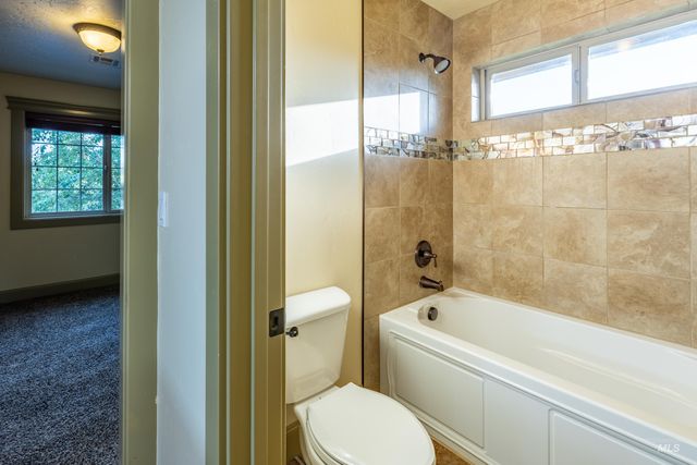 1818 W Silver Creek Court, Nampa, ID 83686