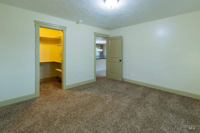 1818 W Silver Creek Court, Nampa, ID 83686