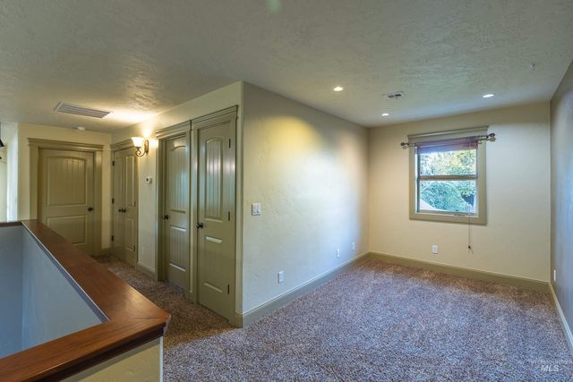 1818 W Silver Creek Court, Nampa, ID 83686