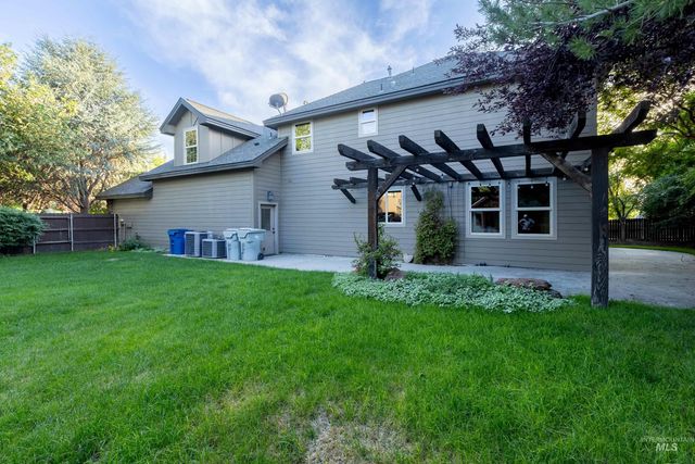 1818 W Silver Creek Court, Nampa, ID 83686