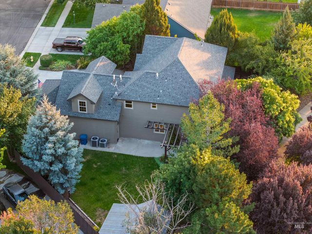 1818 W Silver Creek Court, Nampa, ID 83686