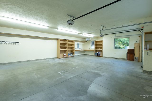 1818 W Silver Creek Court, Nampa, ID 83686