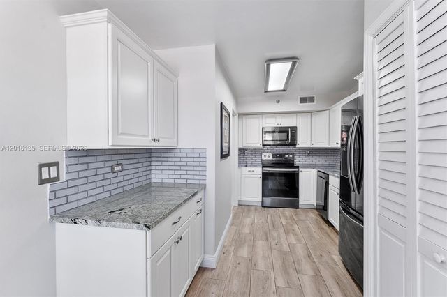 7225 Promenade Dr 102, Boca Raton, FL 33433
