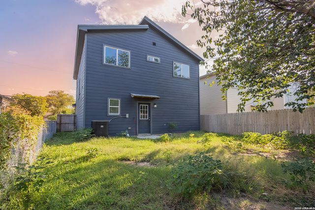 163 Hopi, San Antonio, TX 78211