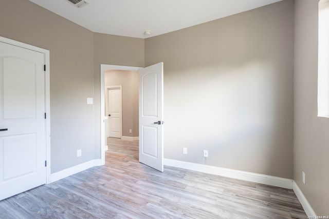 163 Hopi, San Antonio, TX 78211