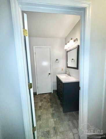 5705 Admiral Doyle Rd, Pensacola, FL 32506