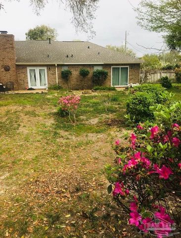 5705 Admiral Doyle Rd, Pensacola, FL 32506