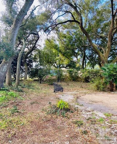 5705 Admiral Doyle Rd, Pensacola, FL 32506