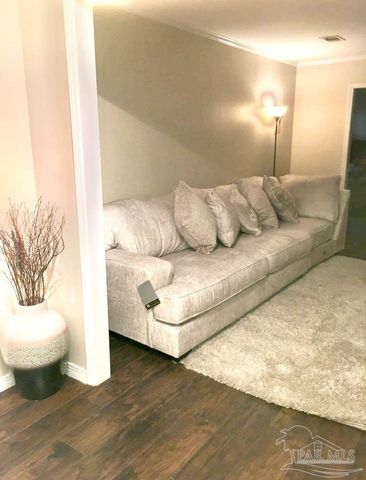 5705 Admiral Doyle Rd, Pensacola, FL 32506