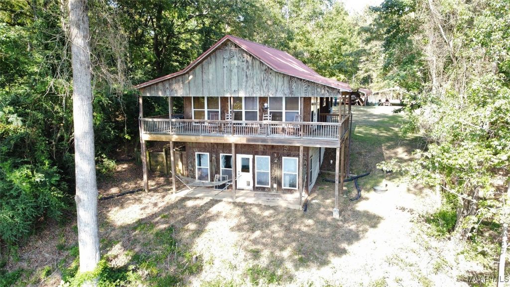 150 Grays Ferry Road, Titus, AL 36080