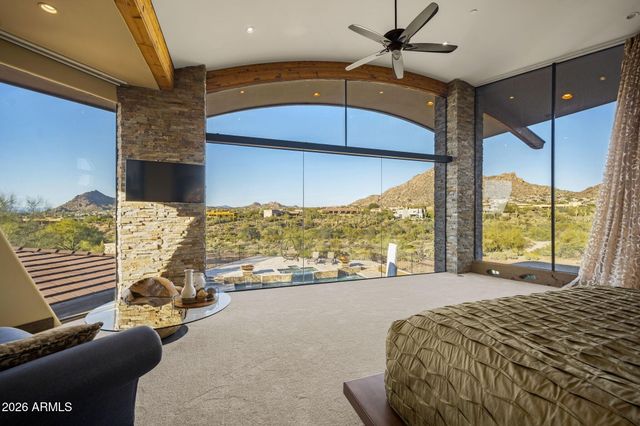 10570 E Pinnacle Peak Road, Scottsdale, AZ 85255