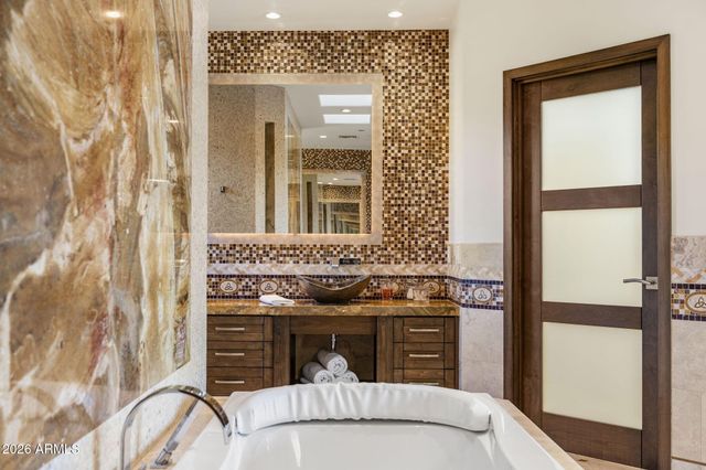 10570 E Pinnacle Peak Road, Scottsdale, AZ 85255