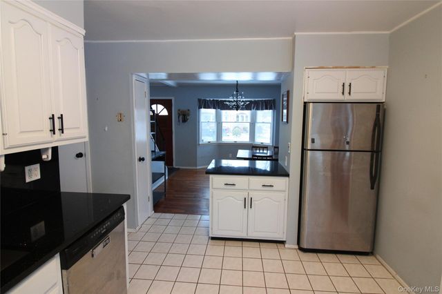 76 Vincent Road, Hicksville, NY 11801