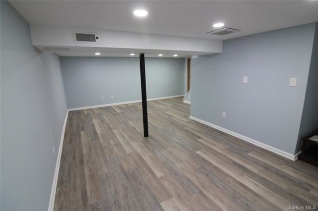 76 Vincent Road, Hicksville, NY 11801