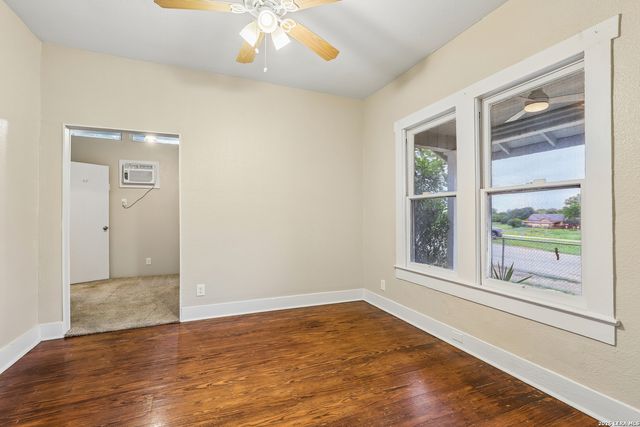 2310 N SABINAS ST, San Antonio, TX 78201