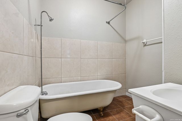 2310 N SABINAS ST, San Antonio, TX 78201