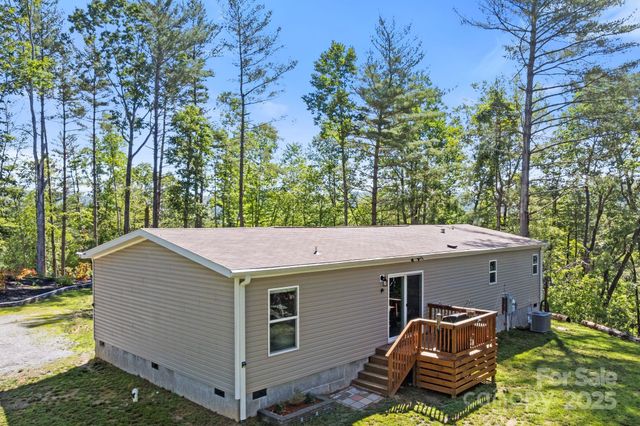 102 Kiwassa Lane, Hendersonville, NC 28792