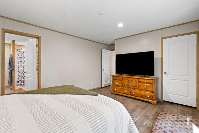 102 Kiwassa Lane, Hendersonville, NC 28792