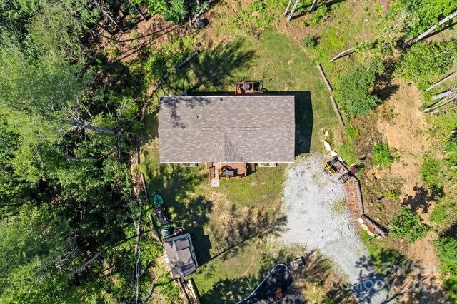 102 Kiwassa Lane, Hendersonville, NC 28792