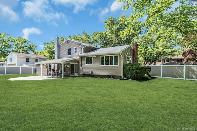 20 Danton Street, Melville, NY 11747